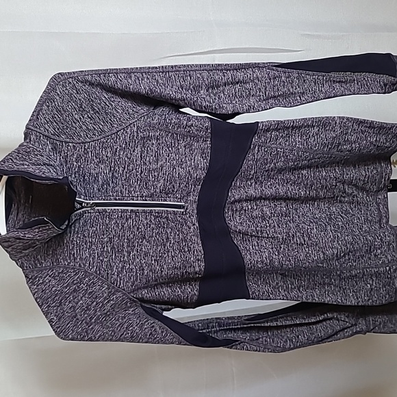 Lululemon Run: Full Tilt Pullover Size 4 - Picture 2 of 5